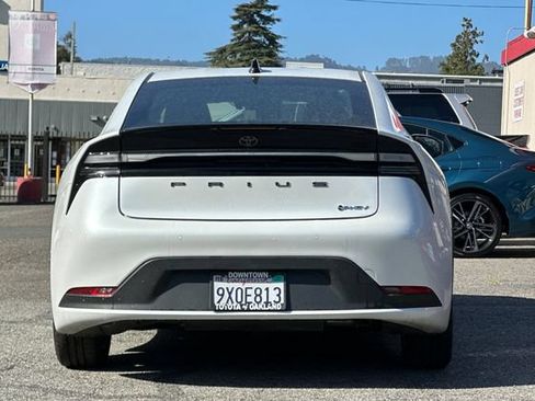 Used 2026 Toyota Prius Plug-In Hybrid FWD image 5