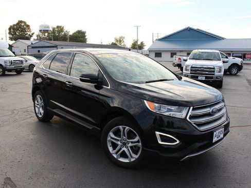 Used 2018 Ford Edge Titanium w/ Technology Package image 3