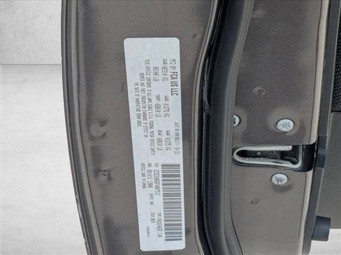 Used 2015 Dodge Charger SE w/ Sport Appearance Group image 17