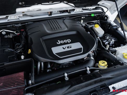 Used 2016 Jeep Wrangler Unlimited Sahara image 39