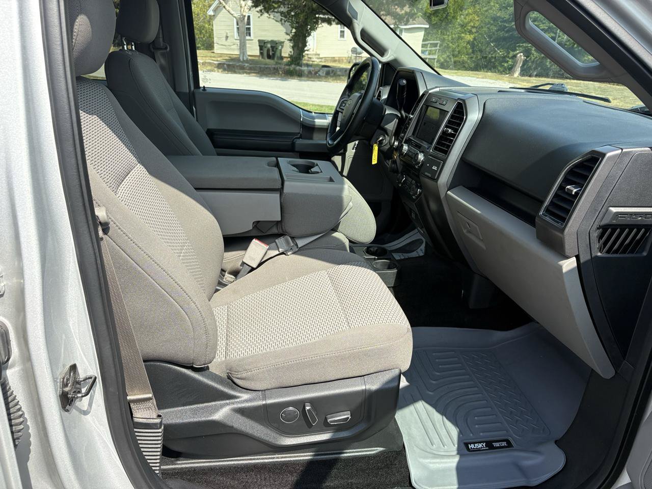 Used 2017 Ford F150 XLT w/ Equipment Group 302A Luxury AWD/4WD image 23