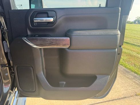 Used 2022 Chevrolet Silverado 2500 LTZ w/ LTZ Plus Package AWD/4WD image 19
