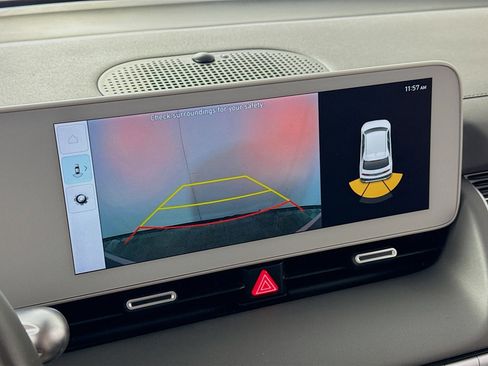 Used 2024 Hyundai Ioniq 5 SE image 3