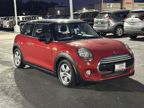 Used 2015 MINI Cooper 2-Door Hardtop image 3