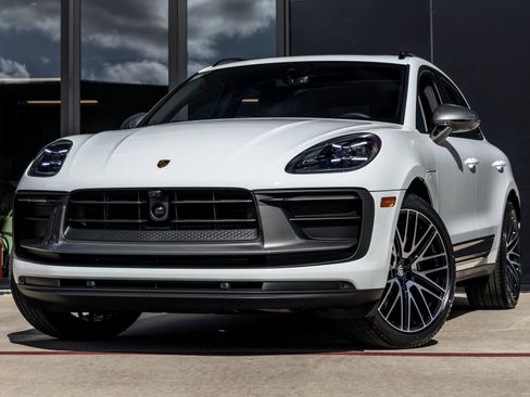 Certified 2026 Porsche Macan Turbo AWD/4WD image 1