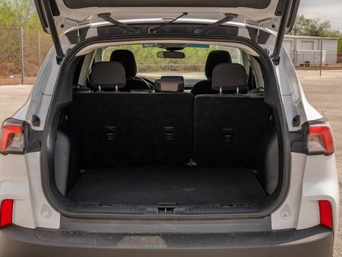 Used 2022 Ford Escape SE w/ SE Sport Appearance Package image 23