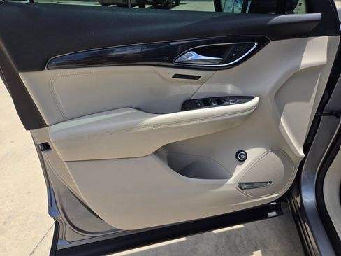 Certified 2022 Buick Envision Essence w/ Technology Package I FWD image 19