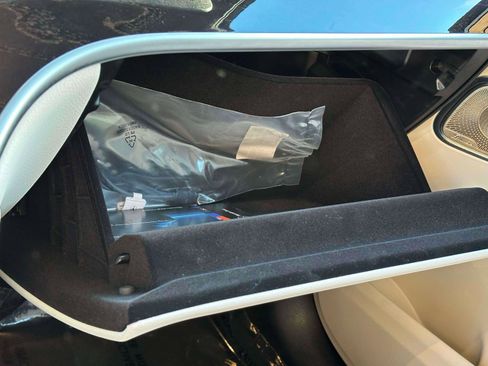 Used 2025 Mercedes-Benz GLC 350e 4MATIC image 25