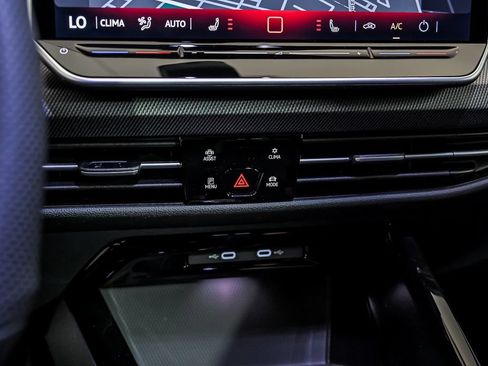 New 2026 Volkswagen GTI SE FWD image 16