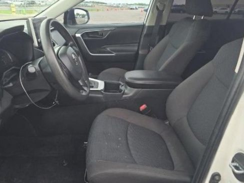 Used 2024 Toyota RAV4 LE FWD image 13