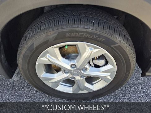 Used 2025 Honda HR-V LX image 10