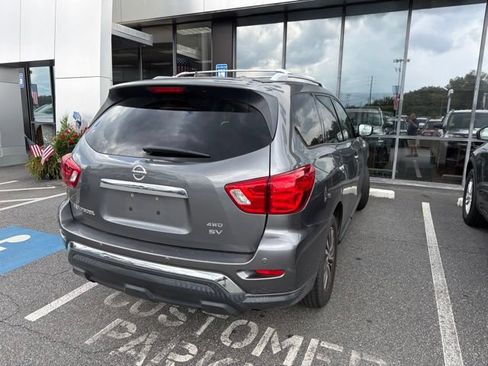 Used 2018 Nissan Pathfinder SV AWD/4WD image 3