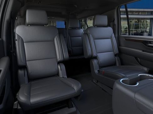 New 2026 Chevrolet Suburban Z71 w/ Comfort Package AWD/4WD image 17