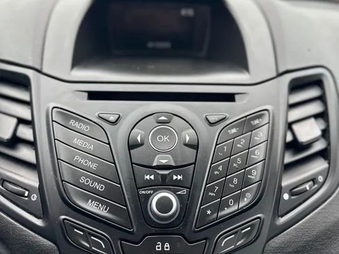 Used 2018 Ford Fiesta SE FWD image 30