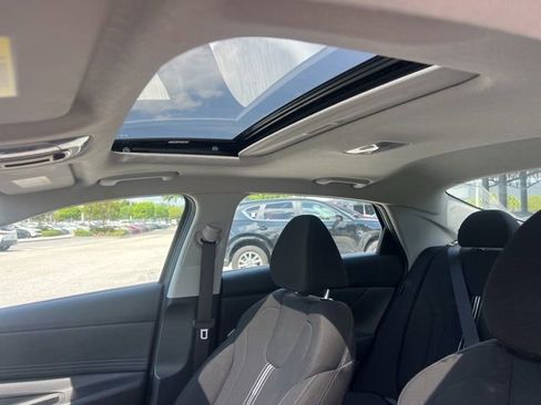 Used 2024 Hyundai Elantra SEL w/ Convenience Package image 20