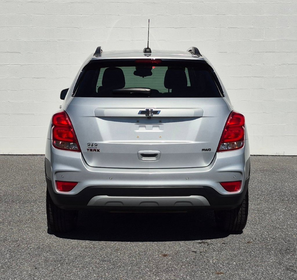 Used 2020 Chevrolet Trax LT w/ Redline Edition AWD/4WD image 13