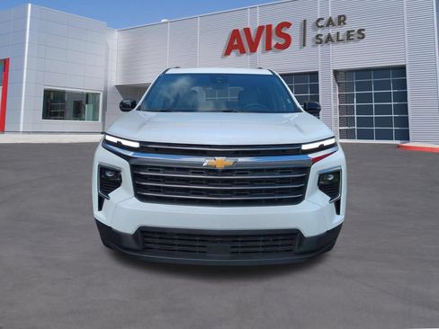 Used 2026 Chevrolet Traverse LT w/ Driver Confidence Package FWD image 2