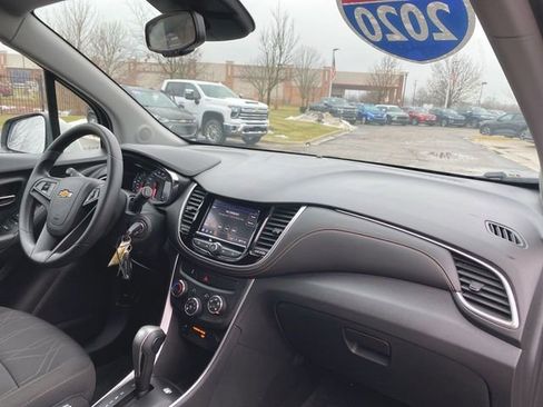 Used 2020 Chevrolet Trax LT image 25