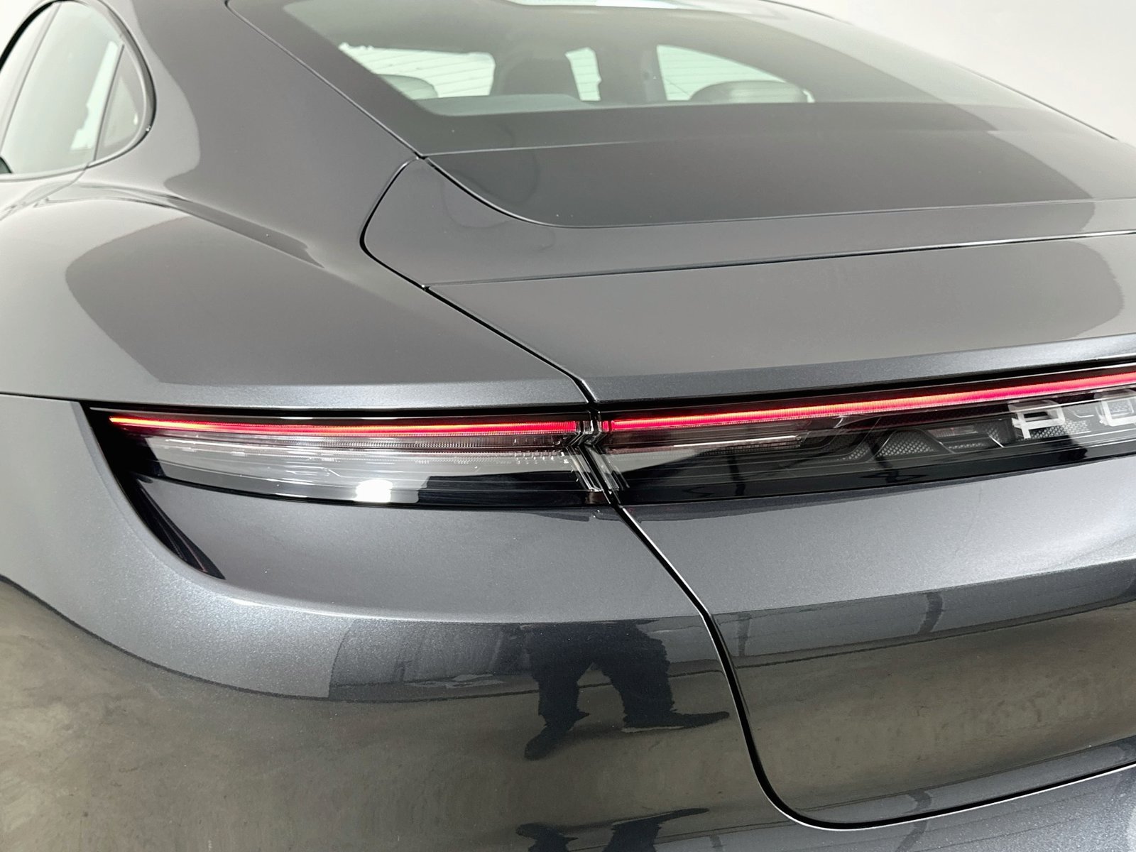 Used 2021 Porsche Taycan 4S w/ Premium Package AWD/4WD image 13