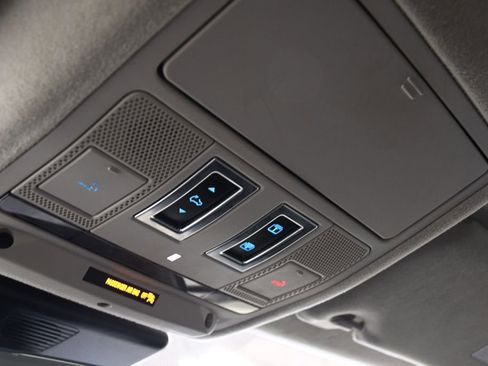 Used 2020 Jaguar F-PACE Prestige image 33