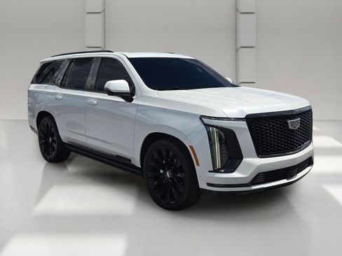 Certified 2025 Cadillac Escalade Sport Platinum w/ LPO, ONYX Package AWD/4WD image 5