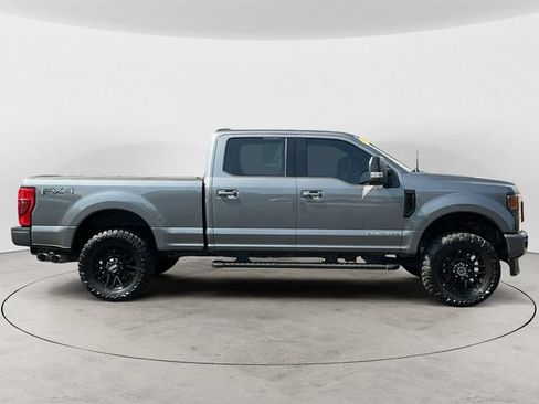 Used 2022 Ford F250 Lariat w/ Black Appearance Package AWD/4WD image 4