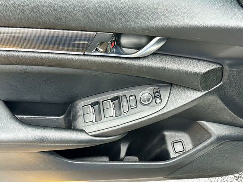 Used 2022 Honda Accord Sport image 17
