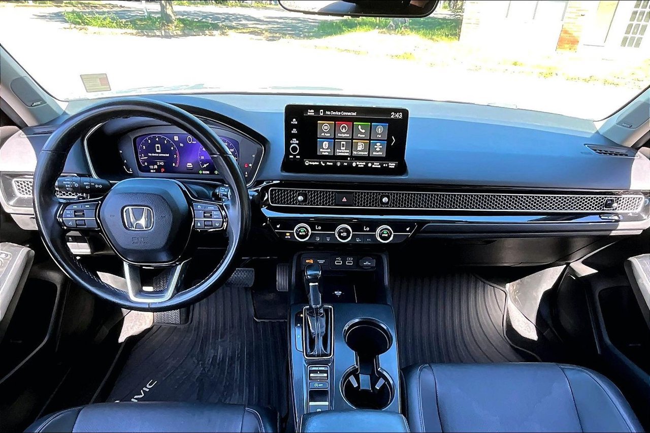 Used 2022 Honda Civic Touring image 7