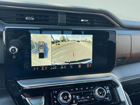 Used 2025 GMC Sierra 1500 Denali Ultimate image 17