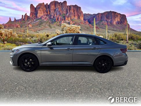 New 2026 Volkswagen Jetta SE FWD image 3