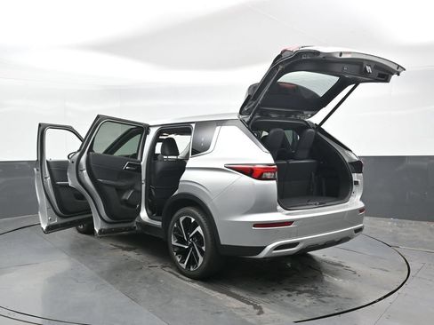 Used 2024 Mitsubishi Outlander SE AWD/4WD image 47