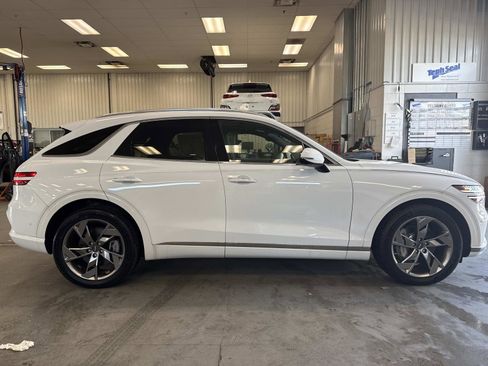 New 2024 Genesis Electrified GV70 Advanced image 24