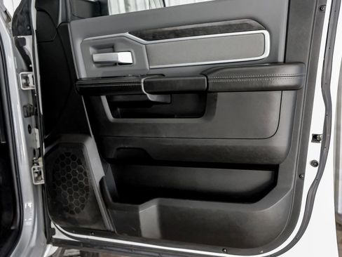 Used 2021 RAM 2500 Big Horn AWD/4WD image 40
