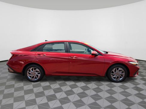Certified 2024 Hyundai Elantra SEL FWD image 6