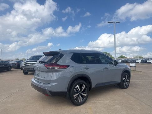 Certified 2025 Nissan Rogue SL w/ SL Premium Package image 22