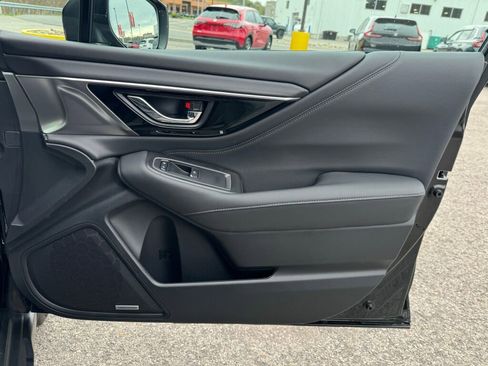 Used 2025 Subaru Outback Limited image 21