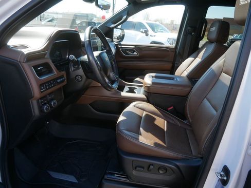 Used 2022 Chevrolet Tahoe High Country AWD/4WD image 11
