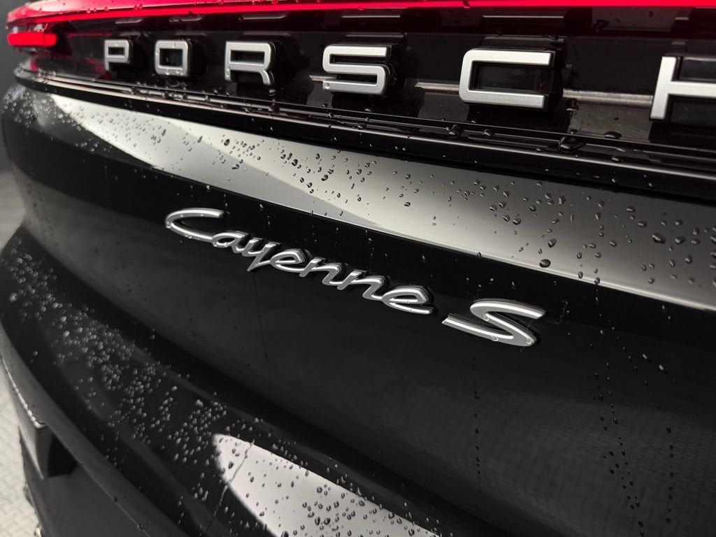 Certified 2025 Porsche Cayenne S AWD/4WD image 40