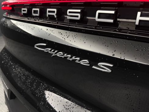 Certified 2025 Porsche Cayenne S AWD/4WD image 40