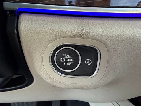 Used 2022 Mercedes-Benz GLE 350 w/ Premium Package image 32
