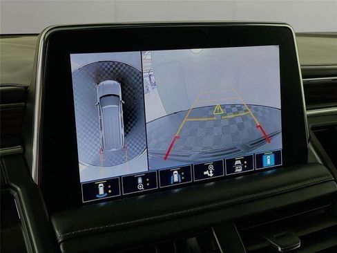 Used 2021 Chevrolet Tahoe LT w/ LT Signature Package image 17