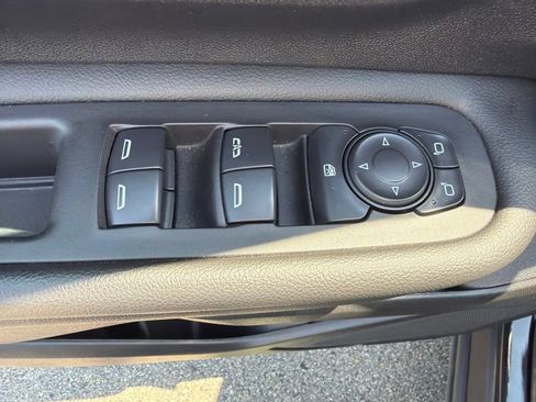 Used 2024 GMC Terrain SLE AWD/4WD image 10