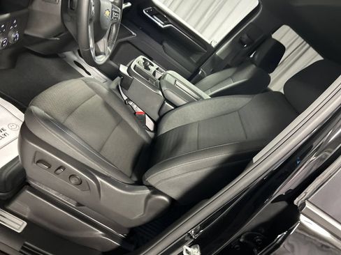 Used 2025 Chevrolet Silverado 1500 LT AWD/4WD image 12