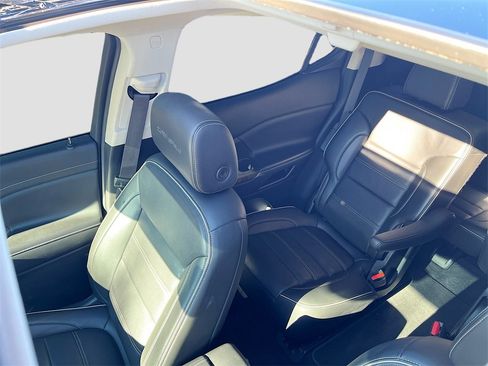 Used 2021 GMC Acadia Denali w/ Denali Technology Package image 23