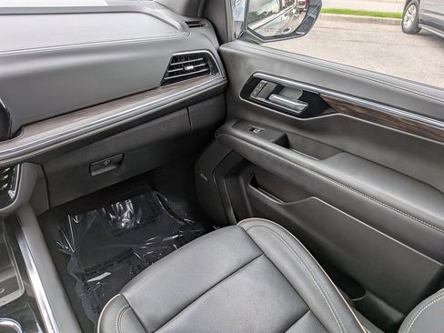 Certified 2025 Chevrolet Tahoe Premier RWD image 16
