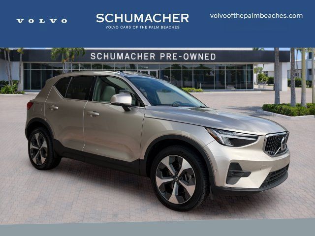 Certified 2024 Volvo XC40 B5 Plus AWD/4WD image 1