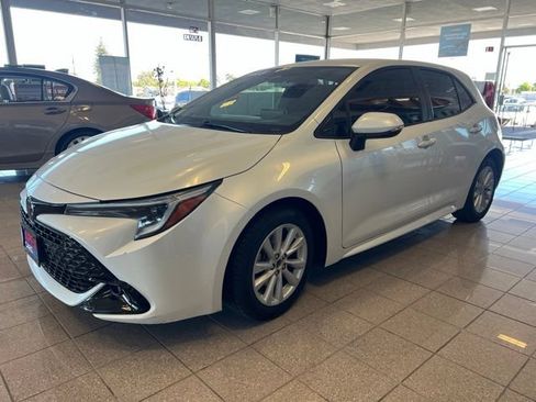 Used 2023 Toyota Corolla SE w/ SE Premium Package FWD image 13