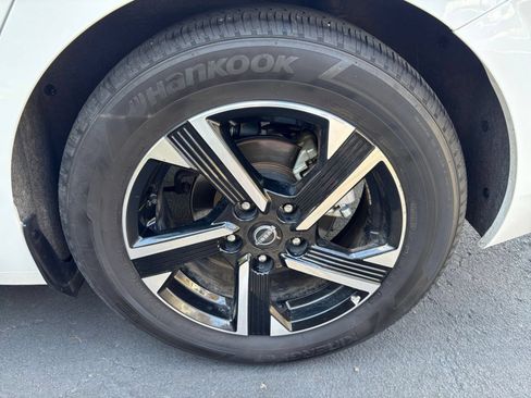 Used 2025 Nissan Sentra SV FWD image 28