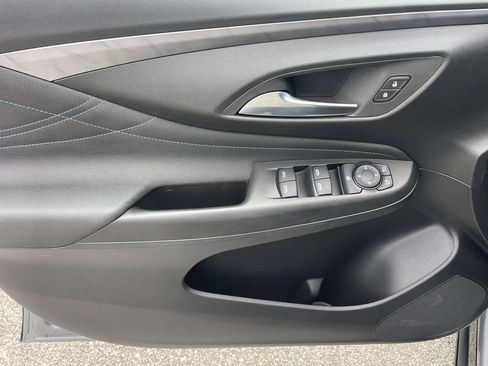 Used 2025 Buick Envista Sport Touring w/ Advanced Safety Package FWD image 19