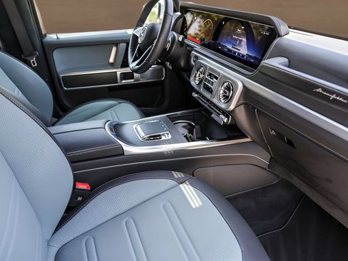 Used 2025 Mercedes-Benz G 550 image 30